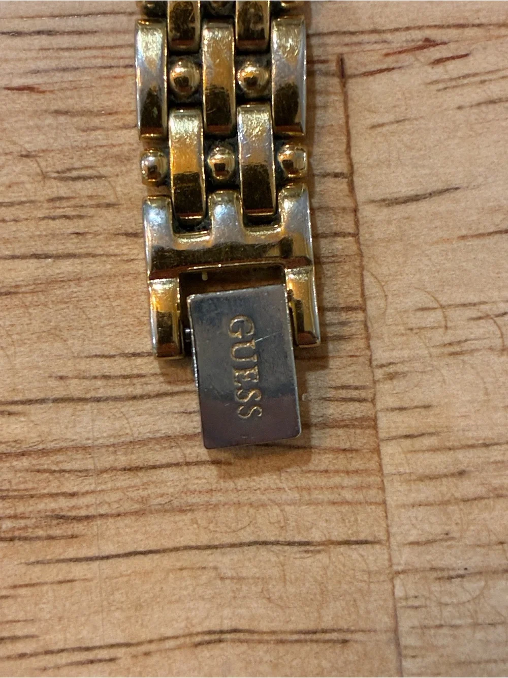 GUESS gold Tone Quartz Analog Ladies Watch